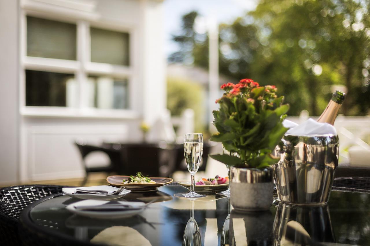 Worldhotels Distinctive Woughton House Hotel 밀턴 케인즈 외부 사진