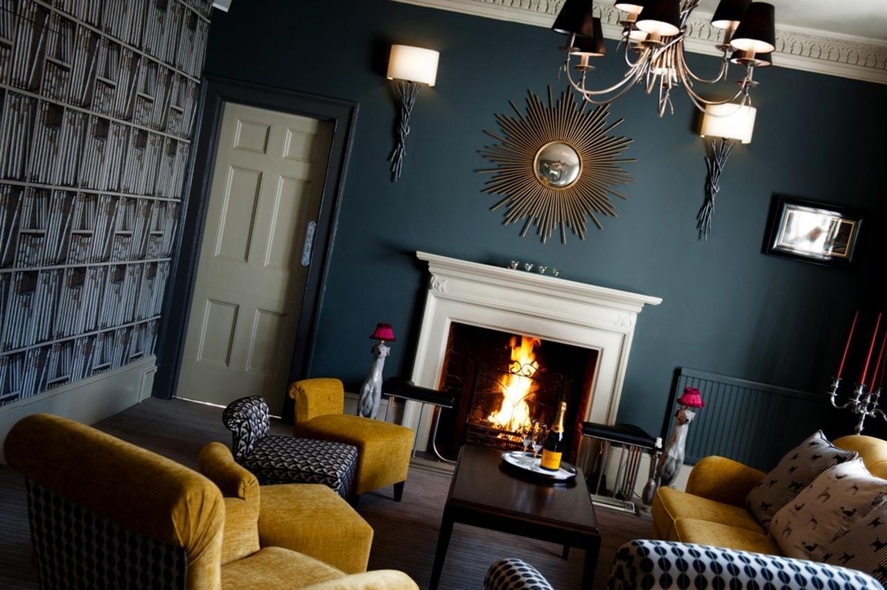 Worldhotels Distinctive Woughton House Hotel 밀턴 케인즈 외부 사진
