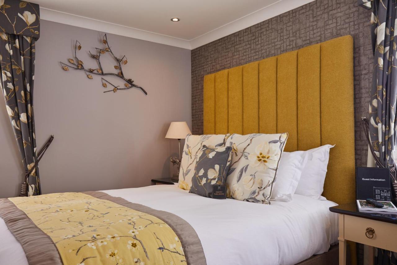 Worldhotels Distinctive Woughton House Hotel 밀턴 케인즈 외부 사진