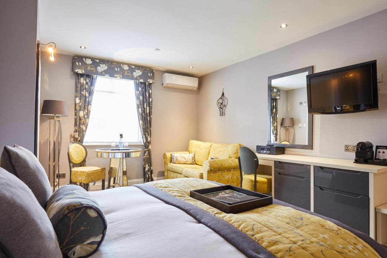 Worldhotels Distinctive Woughton House Hotel 밀턴 케인즈 외부 사진