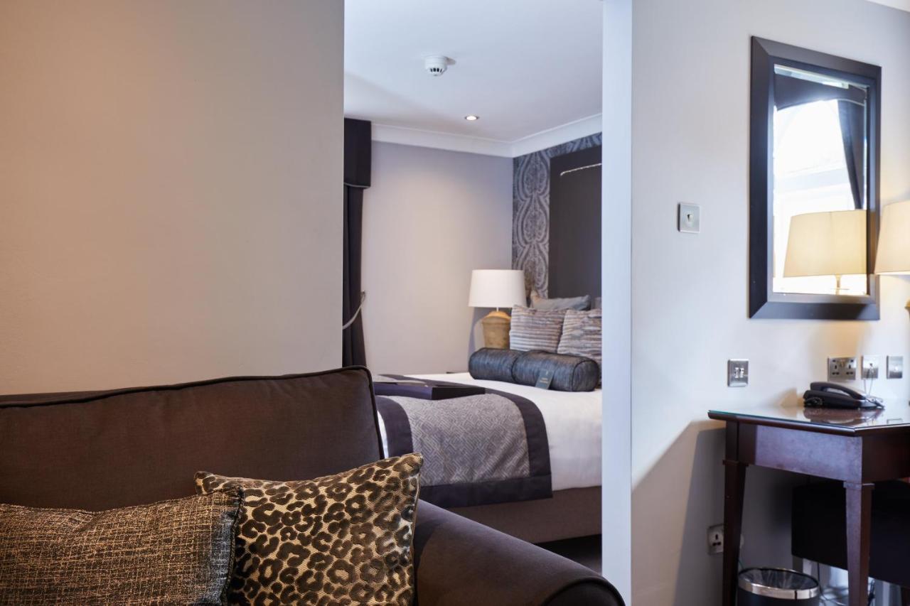 Worldhotels Distinctive Woughton House Hotel 밀턴 케인즈 외부 사진
