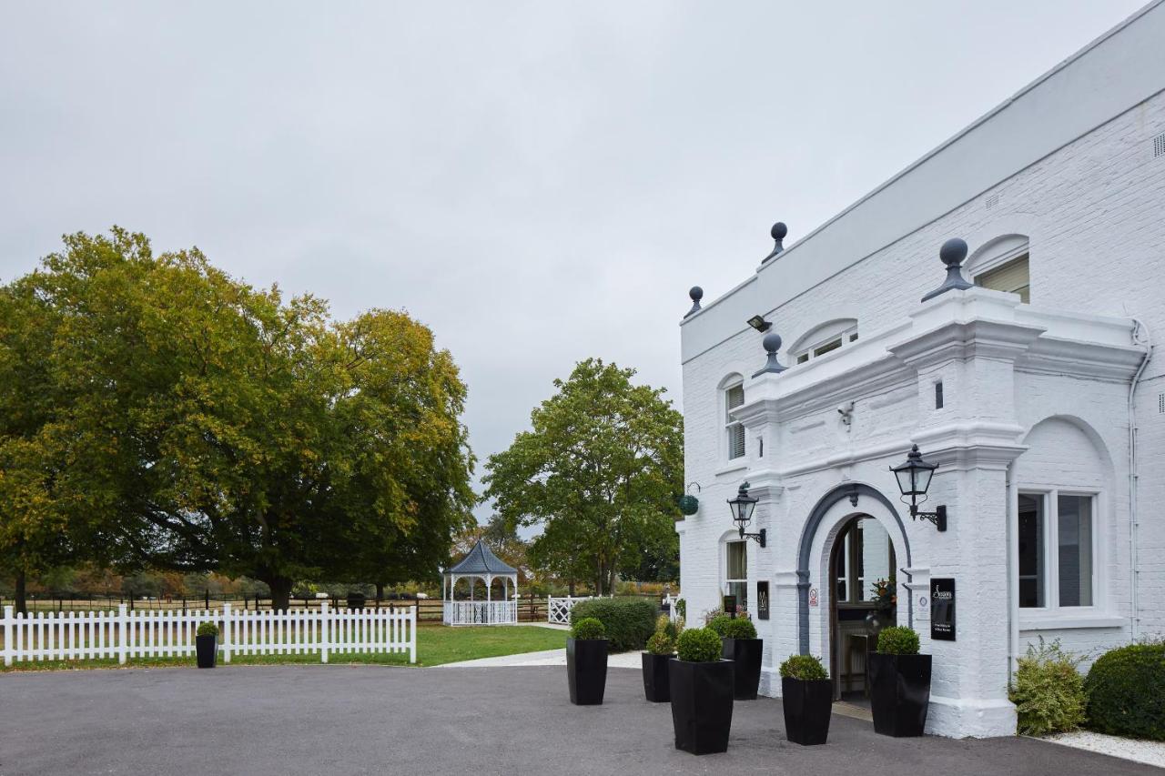 Worldhotels Distinctive Woughton House Hotel 밀턴 케인즈 외부 사진