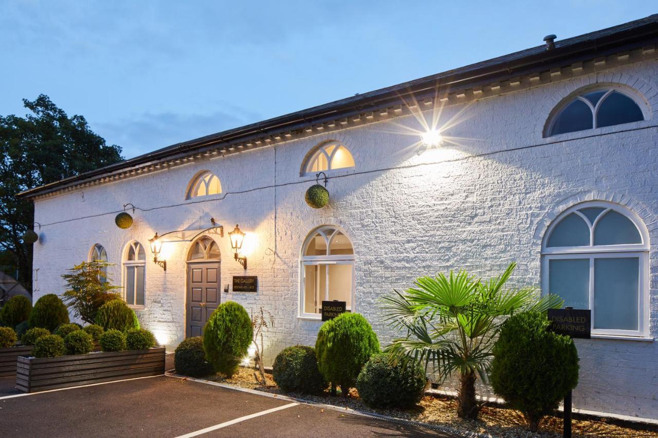 Worldhotels Distinctive Woughton House Hotel 밀턴 케인즈 외부 사진