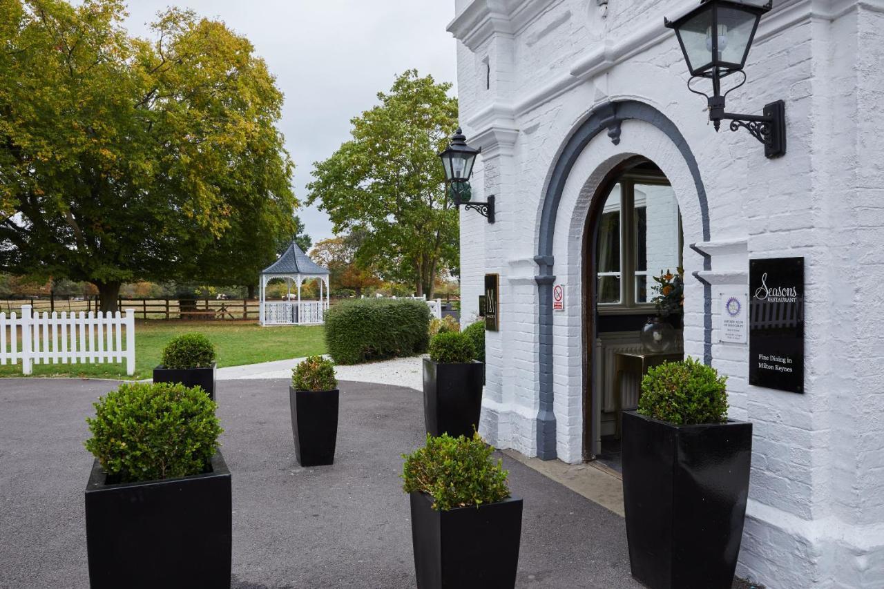 Worldhotels Distinctive Woughton House Hotel 밀턴 케인즈 외부 사진