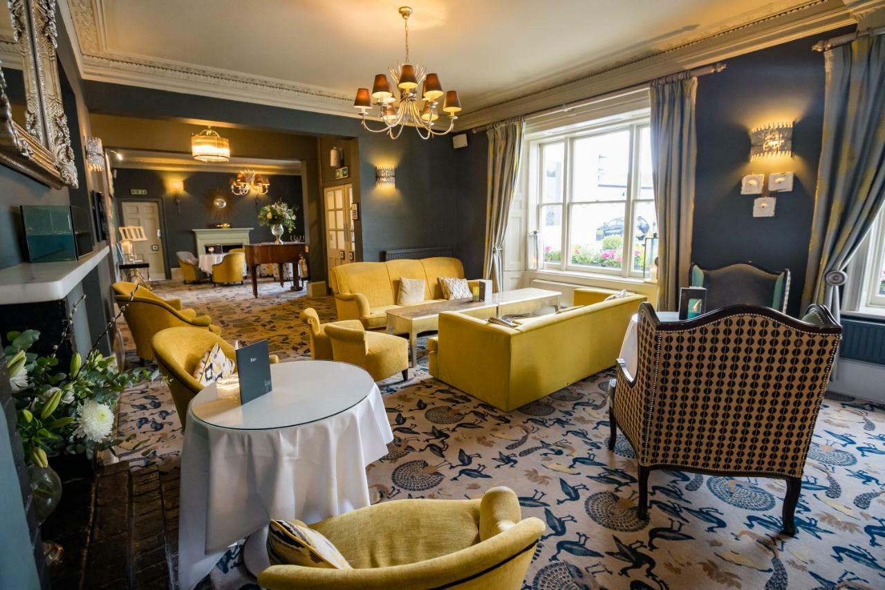 Worldhotels Distinctive Woughton House Hotel 밀턴 케인즈 외부 사진