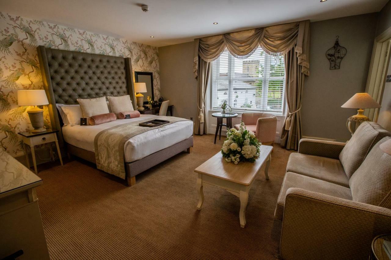 Worldhotels Distinctive Woughton House Hotel 밀턴 케인즈 외부 사진