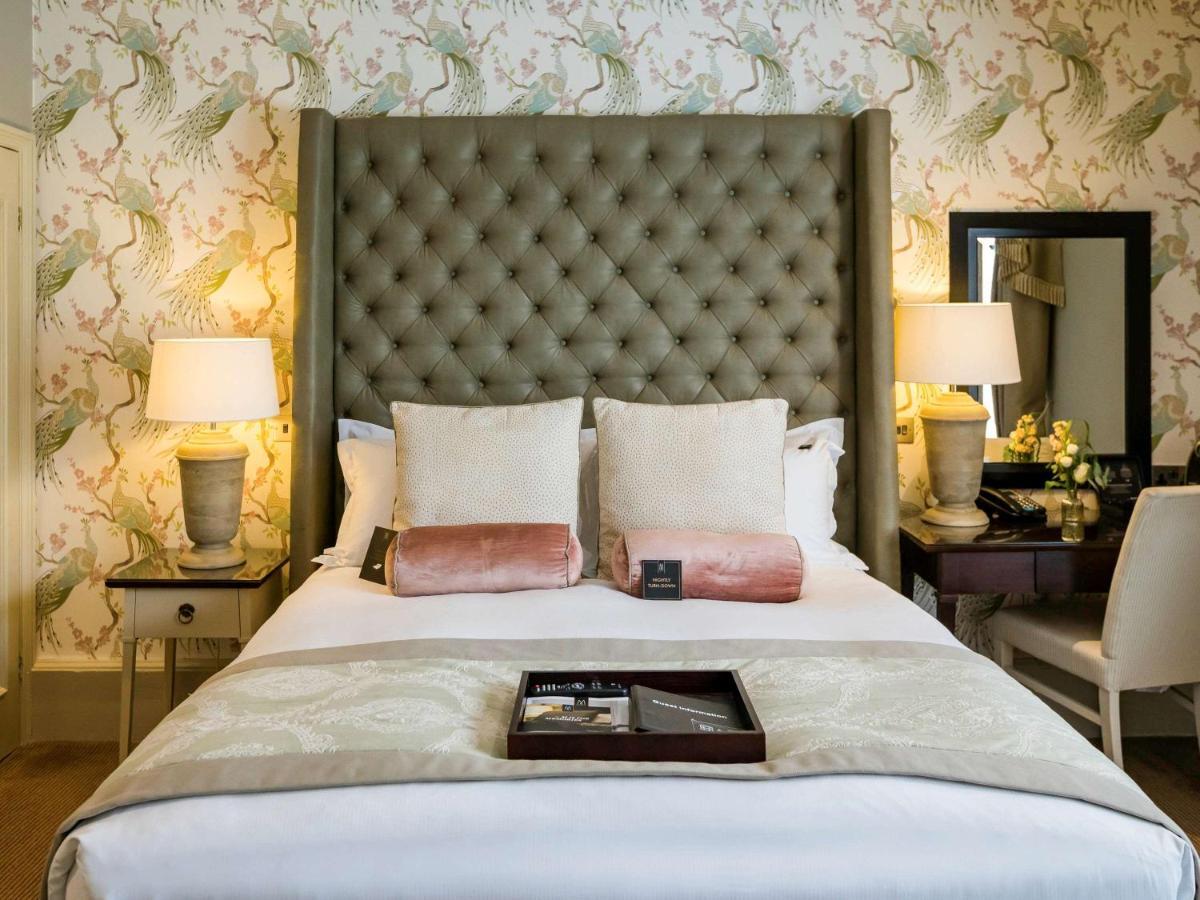 Worldhotels Distinctive Woughton House Hotel 밀턴 케인즈 외부 사진