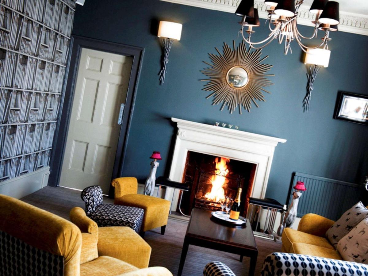 Worldhotels Distinctive Woughton House Hotel 밀턴 케인즈 외부 사진