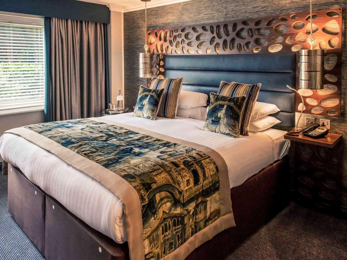 Worldhotels Distinctive Woughton House Hotel 밀턴 케인즈 외부 사진